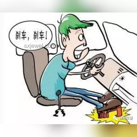 为何推崇“左脚刹车，右脚油门”驾驶操作？